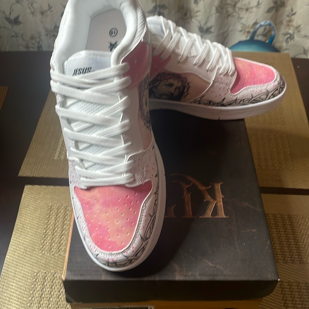 Kito Wares “Passion Of Christ, Resurrection Day” Dunk Low Style Men’s Size 10
